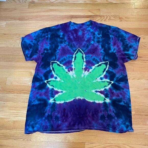 handmade tie dyed unisex tshirt 3XL pot leaf galaxy sky - Picture 3 of 8
